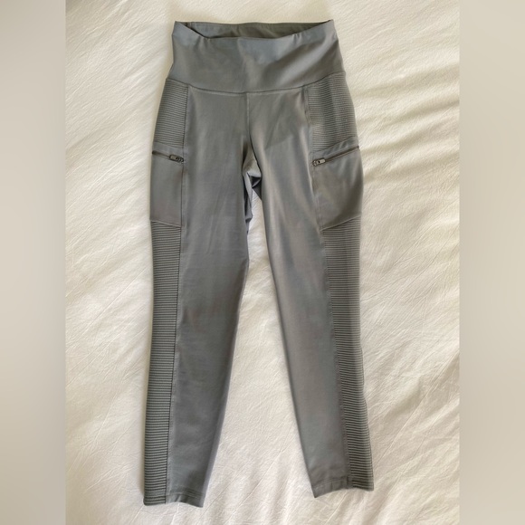 Old Navy Active Go Dry 7/8 Moto Street Leggings size M - Picture 2 of 5